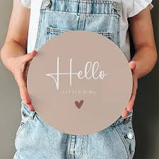 Muurcirkel - Hello little girl